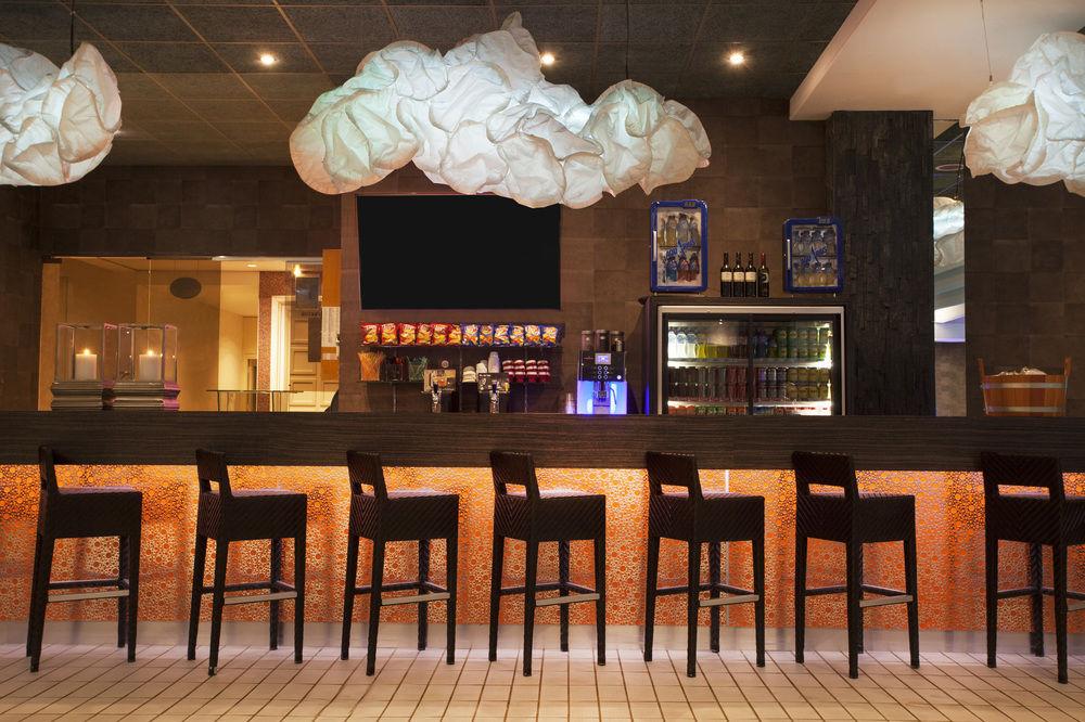 Hotel Van Oranje Noordwijk Ngoại thất bức ảnh The bar at the 2012 London Olympics