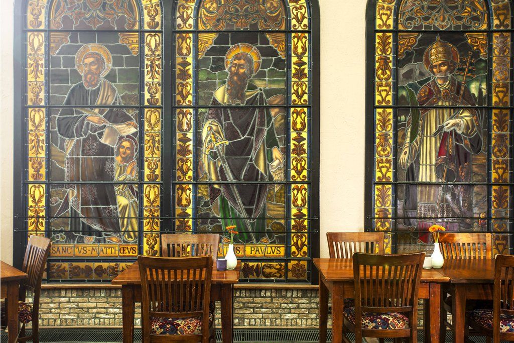 Hotel Van Oranje Noordwijk Ngoại thất bức ảnh The stained glass windows in the dining room